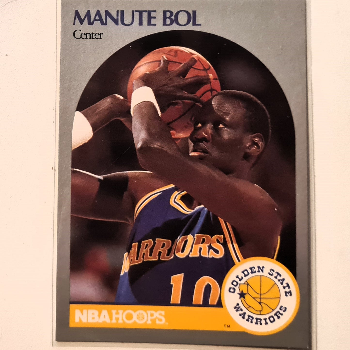 Manute Bol 1990 NBA Hoops all star weekend #112 NBA Basketball Golden State Warriors Excellent/mint sleeved