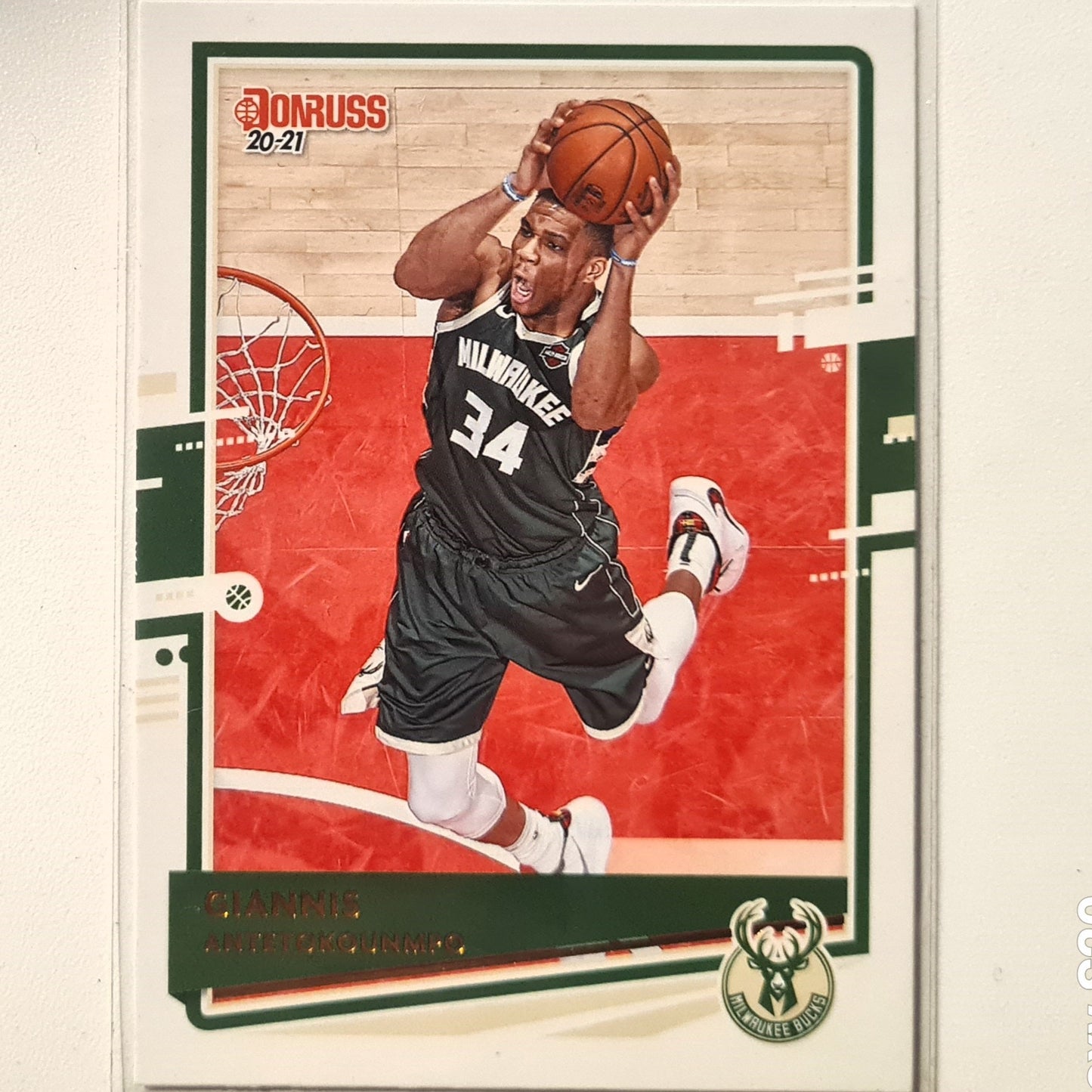 Giannis Antetokounmpo 2020-21 Panini Donruss #104 NBA Basketball Milwaukee Bucks Excellent Sleeved