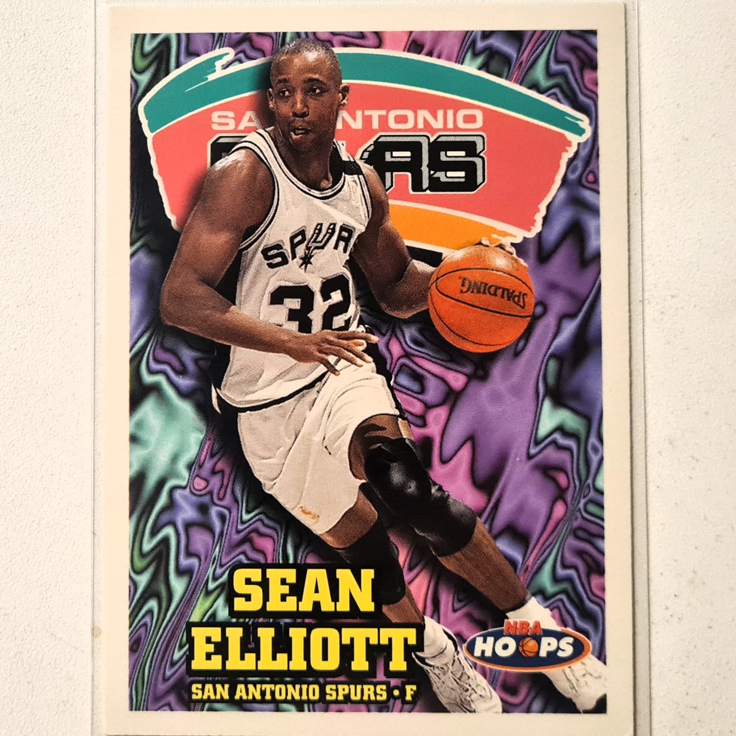 Sean Elliott 1997 Skybox NBA Hoops #23 NBA Basketball San Antonio Spurs Excellent sleeved