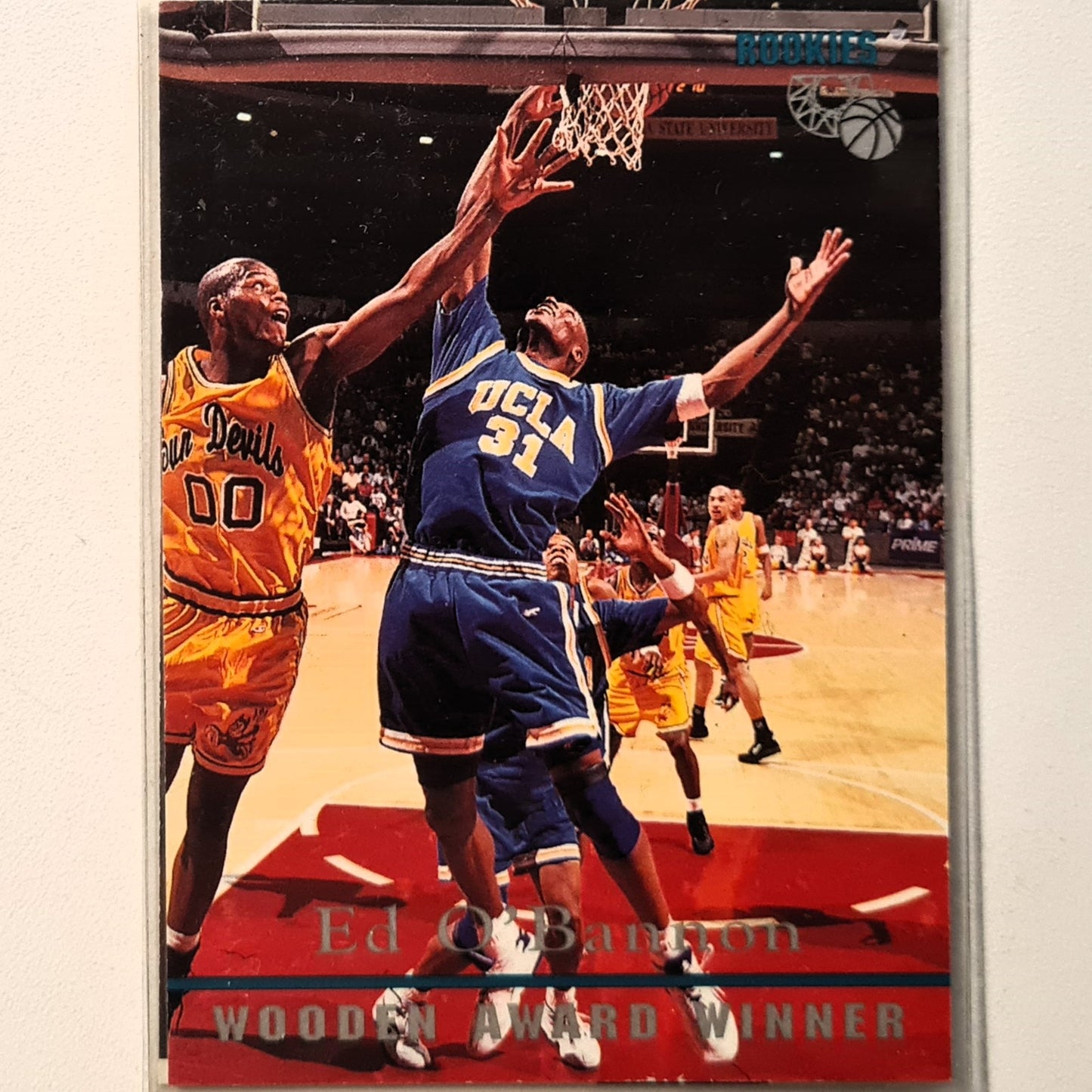 Ed O'Bannon 1995 Classic  Rookies wooden award winner Rookie RC #89 UCLA Very good Sleeved