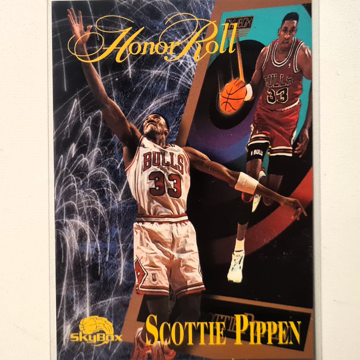 Scottie Pippen 1996 Skybox Fleer Honor Roll insert #251 NBA Basketball Chicago Bulls excellent Sleeved