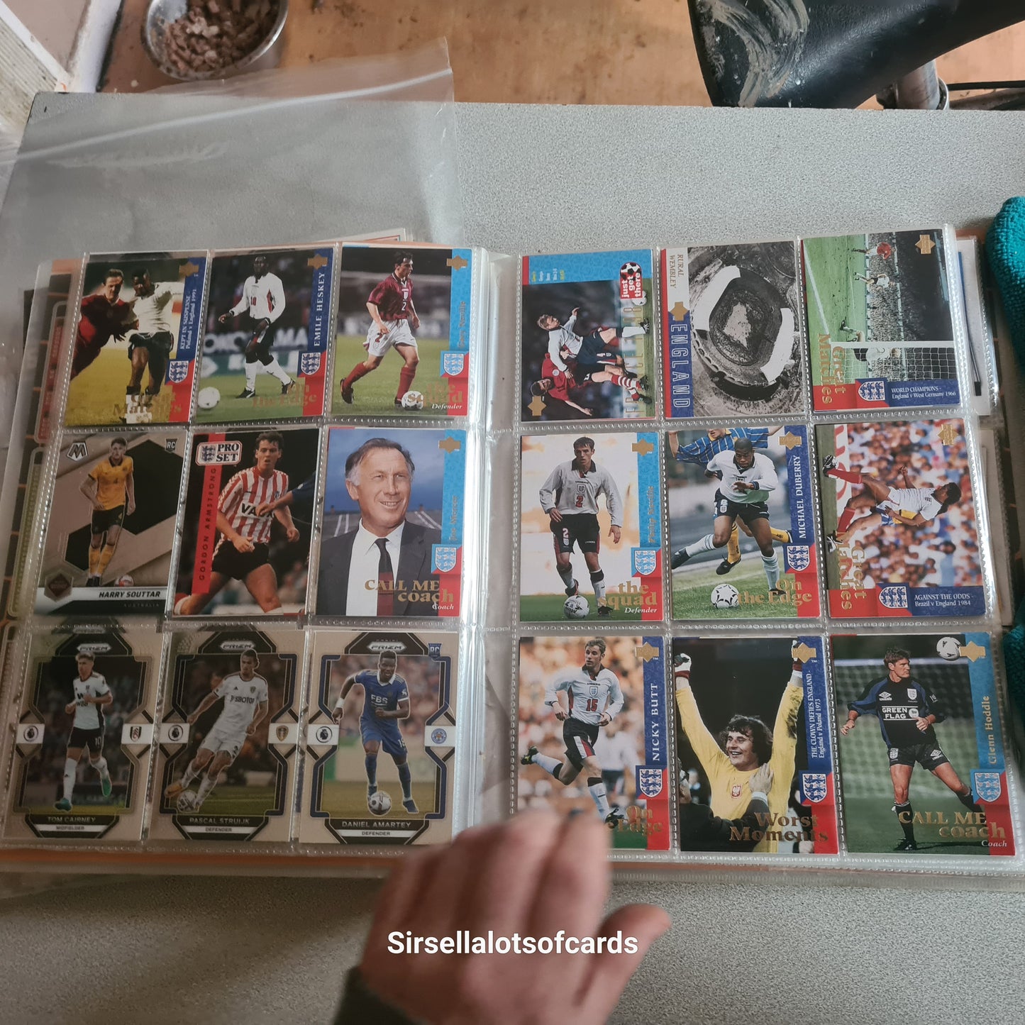 Football Soccer trading bulk binder bundle 333 cards 90's to present mixed sets teams players lot 3