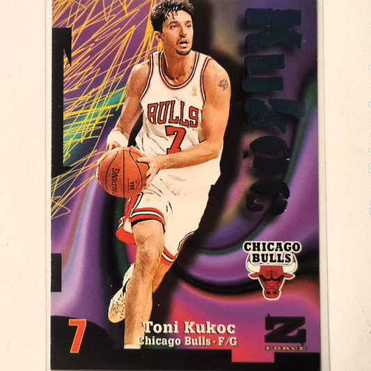 Toni Kukoc 1997 Skybox Z-Force #49 NBA Basketball Chicago Bulls Excellent Sleeved