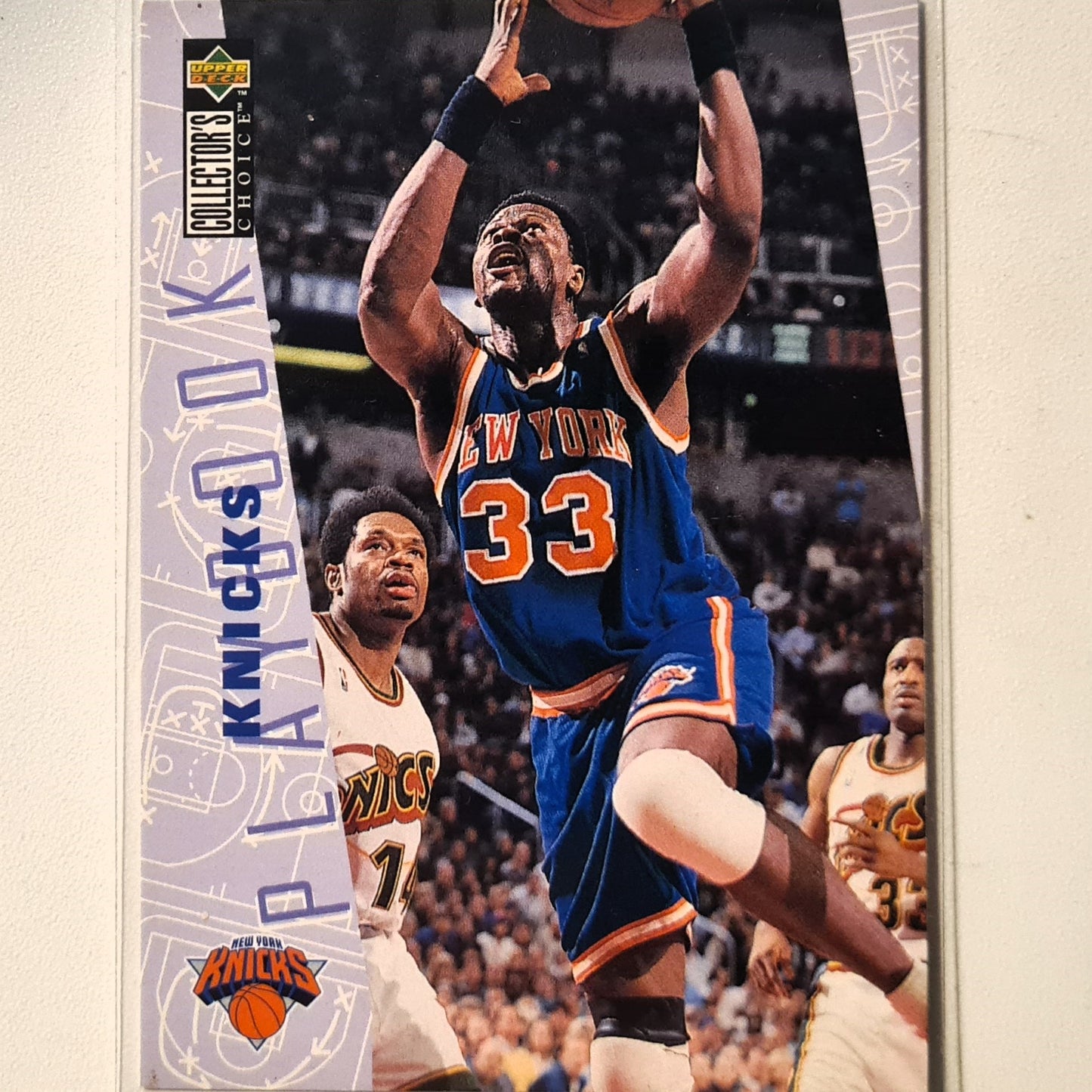 Patrick Ewing 1996 Upper-Deck playbook knicks #384 NBA Basketball New York Knicks Very good/excellent sleeved