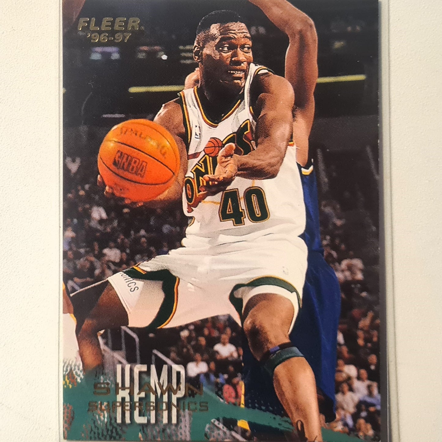 Shawn Kemp 1996 Fleer 96-97  #102 NBA Basketball Seattle Super Sonics excellent Sleeved
