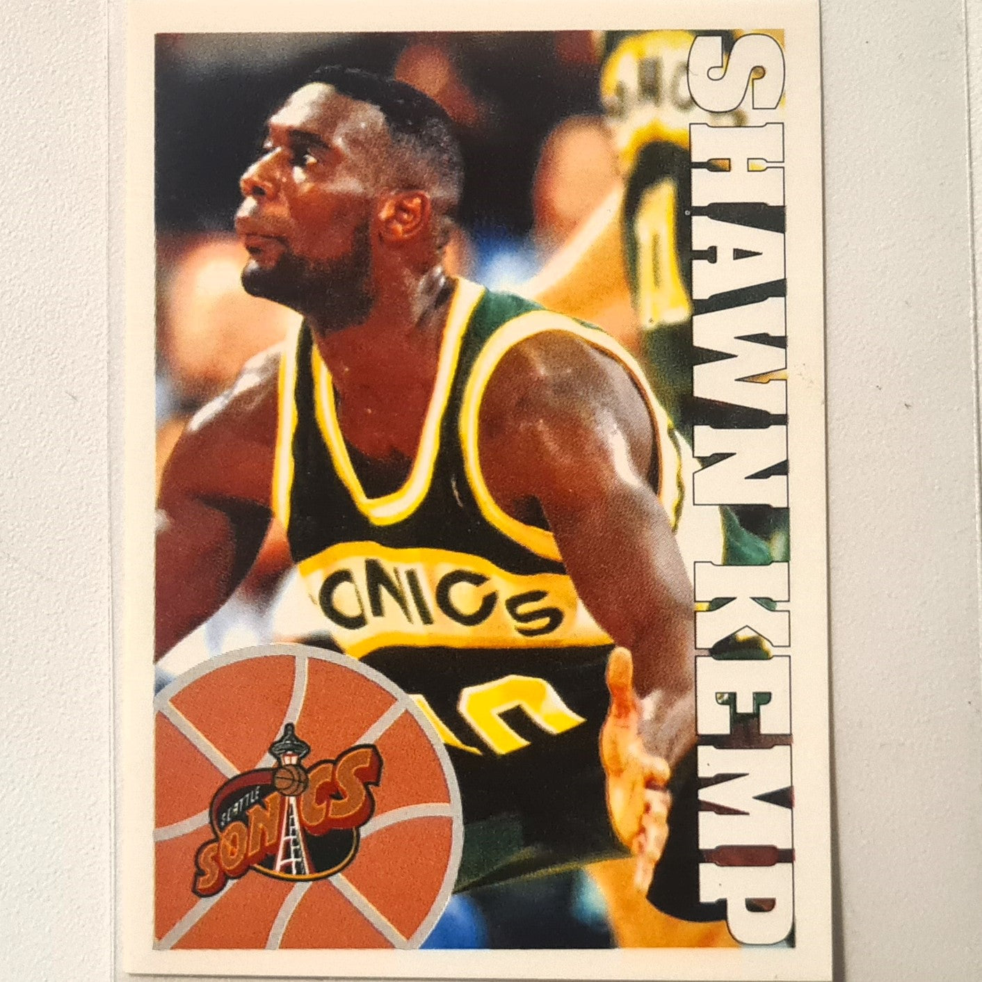 Shawn Kemp 1995 Panini 95-96 Sticker #264 NBA Basketball Seattle Super Sonics excellent Sleeved