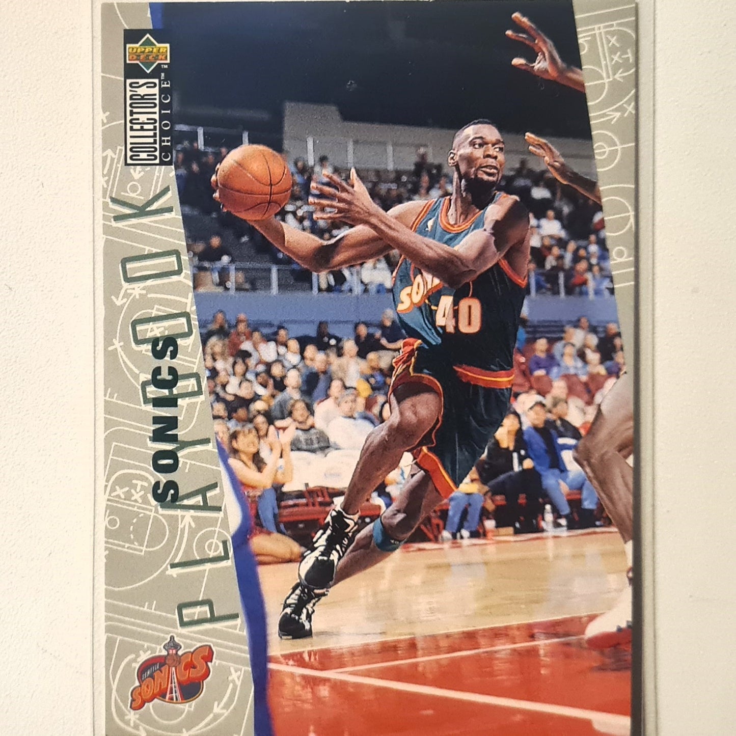 Shawn Kemp 1996 Upper-Deck playbook #391 NBA Basketball Seattle Super Sonics Excellent Sleeved