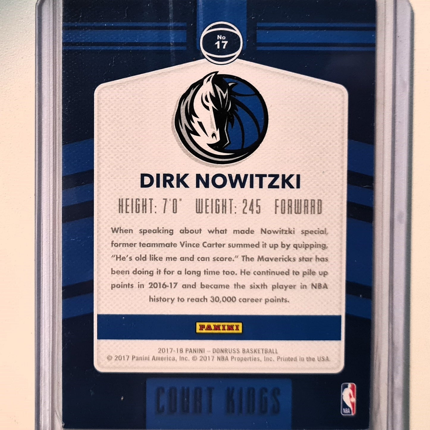 Dirk Nowitzki 2017-18 Panini Court Kings gold press proof #17 NBA Basketball Dallas Mavericks Excellent Sleeved