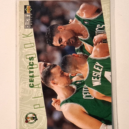 Team Squad 1996 Upper-Deck Playbook #368 NBA Basketball Boston Celtics Excellent sleeved