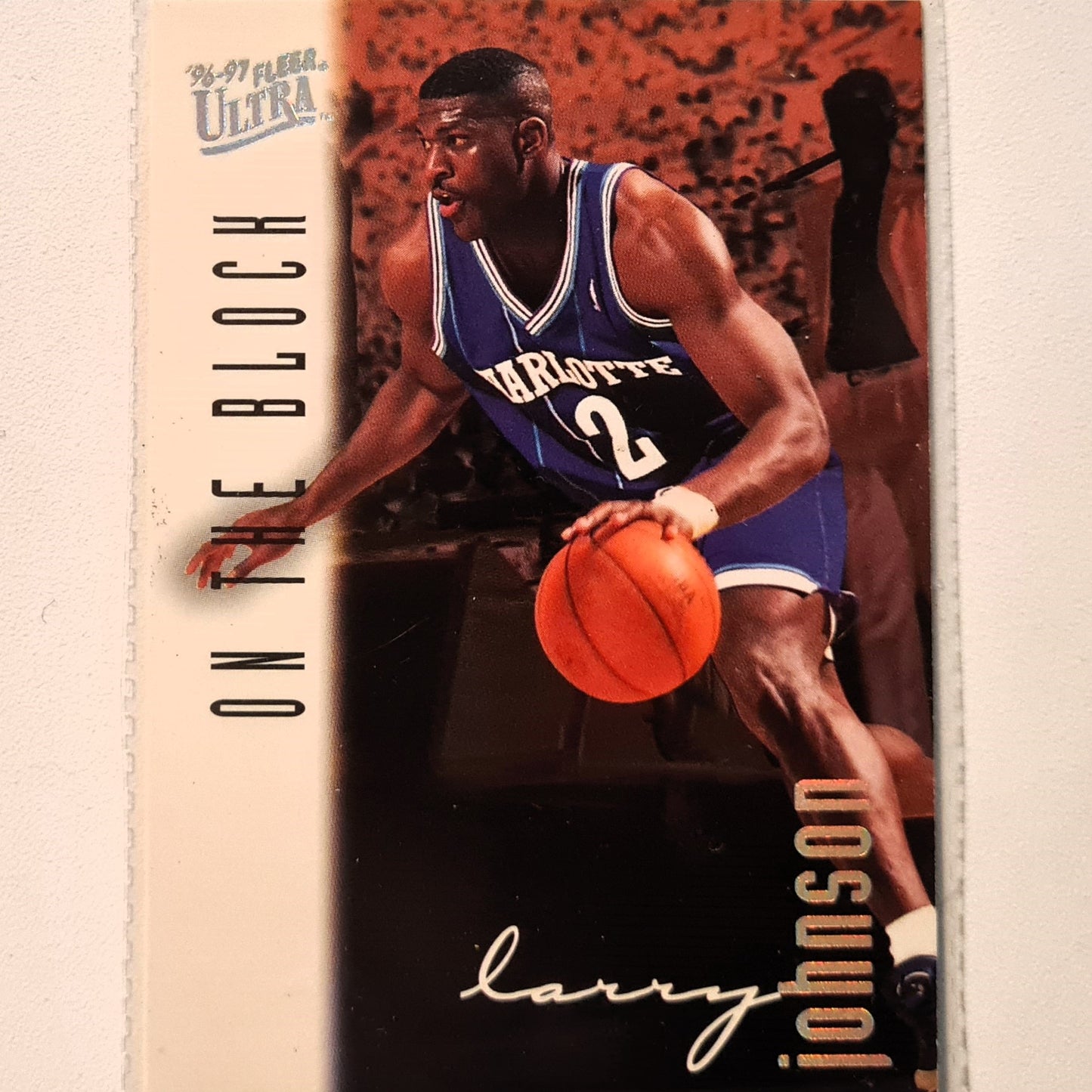 Larry Johnson 1996 Fleer Ultra on the block #128 NBA Basketball New York Knicks Excellent Sleeved