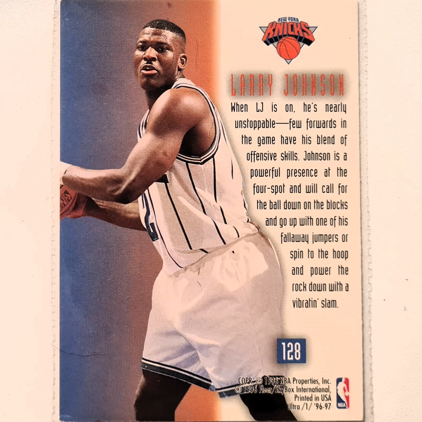 Larry Johnson 1996 Fleer Ultra on the block #128 NBA Basketball New York Knicks Excellent Sleeved
