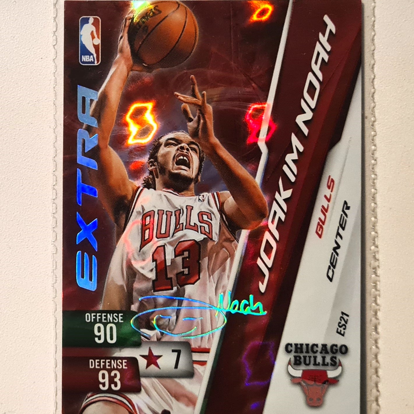 Joakim Noah 2010-11 Panini Adrenalyn XL Extra Hologram Facsimile signature ES21 NBA Basketball Chicago Bulls very good sleeved