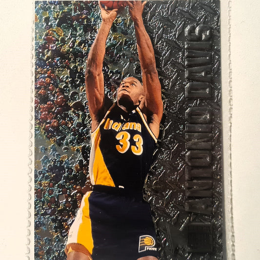 Antonio Davis 1996 Fleer metal 96-97 #39 NBA Basketball Indiana Pacers Excellent sleeved