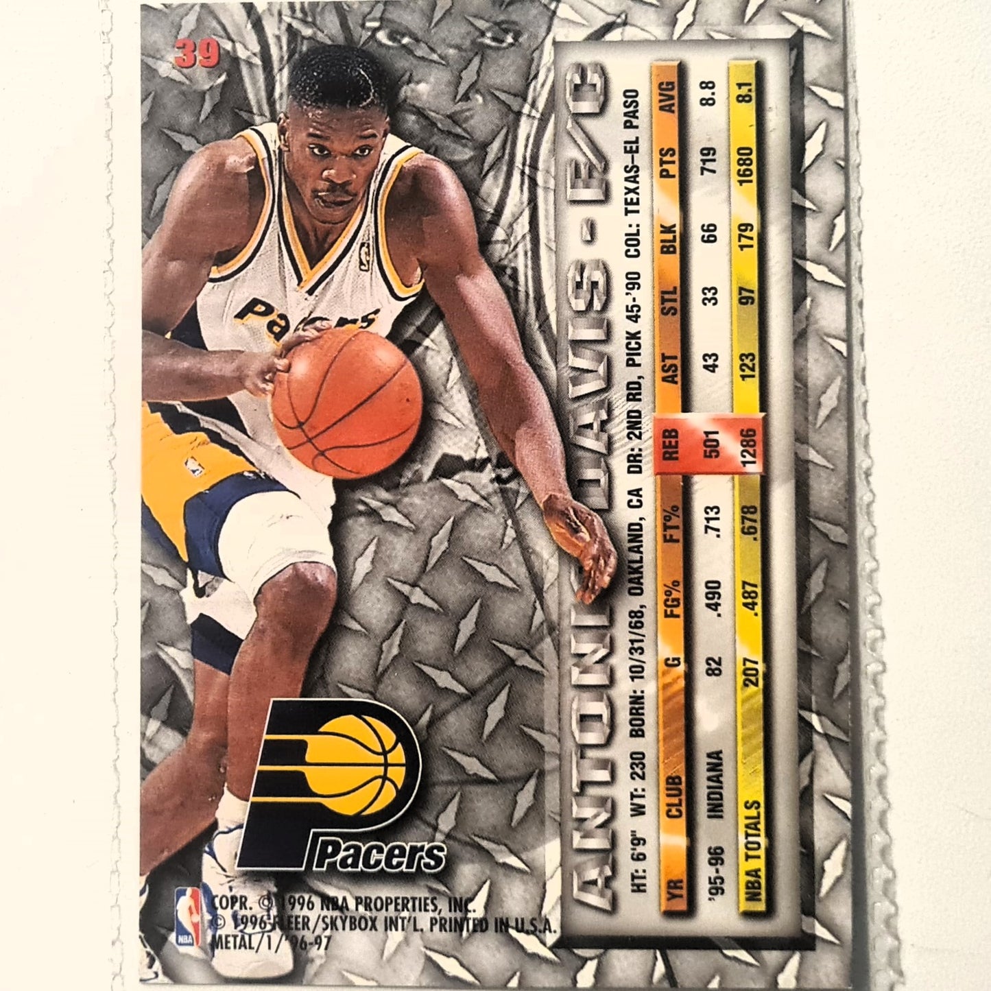 Antonio Davis 1996 Fleer metal 96-97 #39 NBA Basketball Indiana Pacers Excellent sleeved