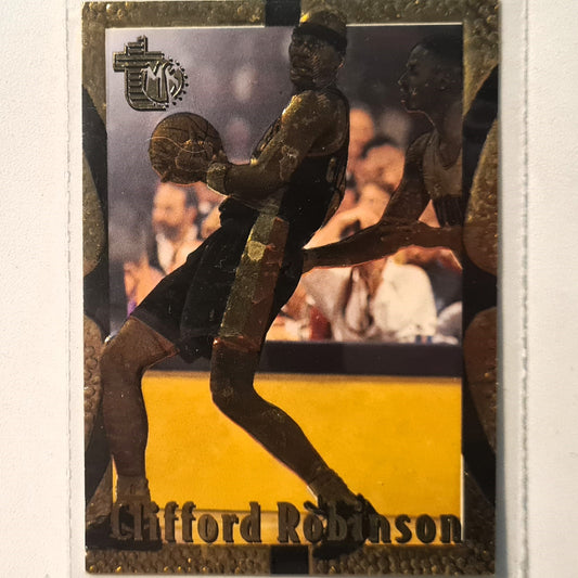 Clifford Robinson 1995 Topps MB embossed gold #80 NBA Basketball Portland Trail Blazers Excellent Sleeved