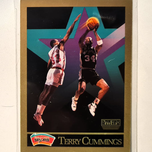 Terry Cummings 1990 Skybox #255 NBA Basketball San Antonio Spurs very good Sleeved
