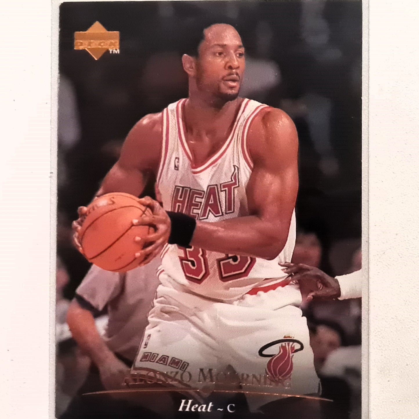 Alonzo Mourning 1995 Upper-Deck #217 NBA Basketball Charlotte Hornets very good Sleeved