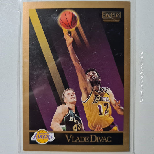 Vlade Divac 1990 Skybox #135 NBA Basketball LA Lakers Excellent Sleeved