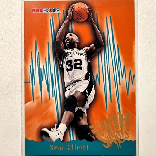 Sean Elliott 1996 NBA Hoops Earth Shakers #370 NBA Basketball San Antonio Spurs Excellent+ sleeved