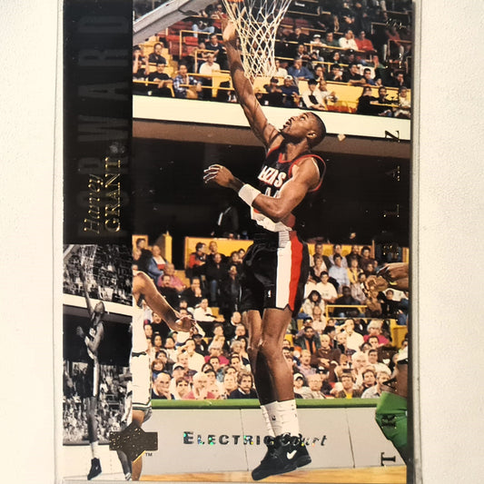 Harvey Grant 1994 Upper-Deck Electric court variant #88 NBA Basketball Portland Trail Blazers Excellent Sleeved