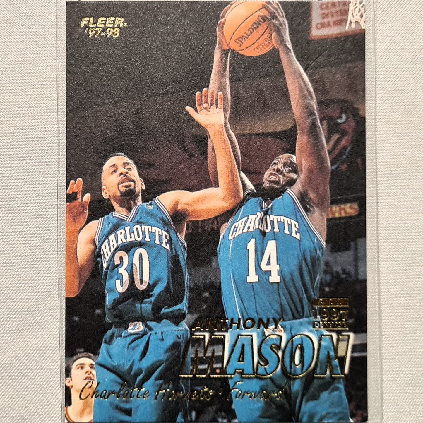 Anthony Mason 1997 Fleer 97-98 All Défense #108 NBA Basketball Charlotte Hornets Excellent sleeved