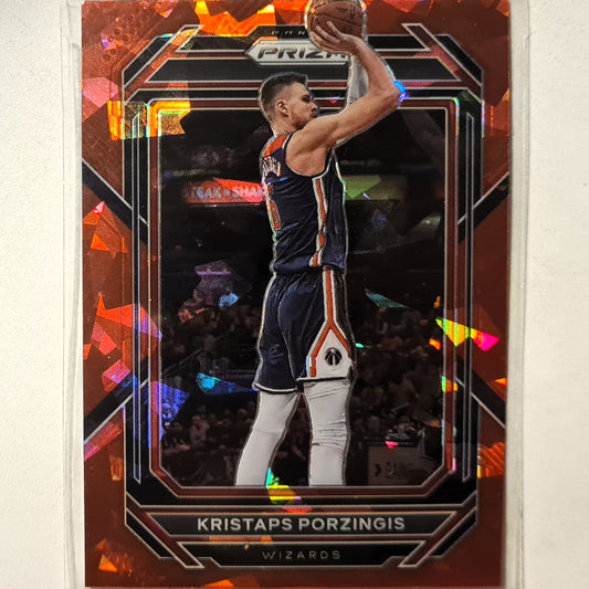 Kristaps Porzingis 2022-23 Panini Prizm red cracked ice #191 NBA Basketball Washington Wizards Excellent