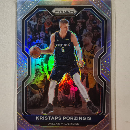 Kristaps Porzinghis 2020-21 Panini Prizm refractor #18 NBA Basketball Dallas Mavericks Excellent