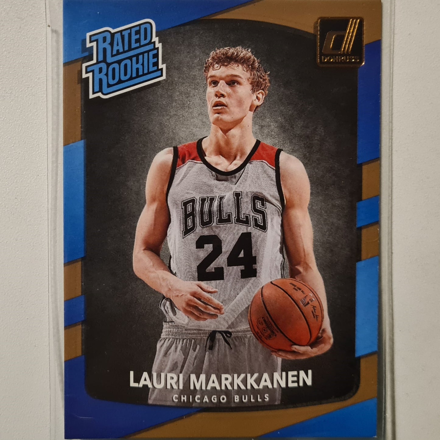 Lauri Markkanen 2017-18 Panini Donrus Rated Rookie RC #159 NBA Basketball Chicago Bulls very good Sleeved