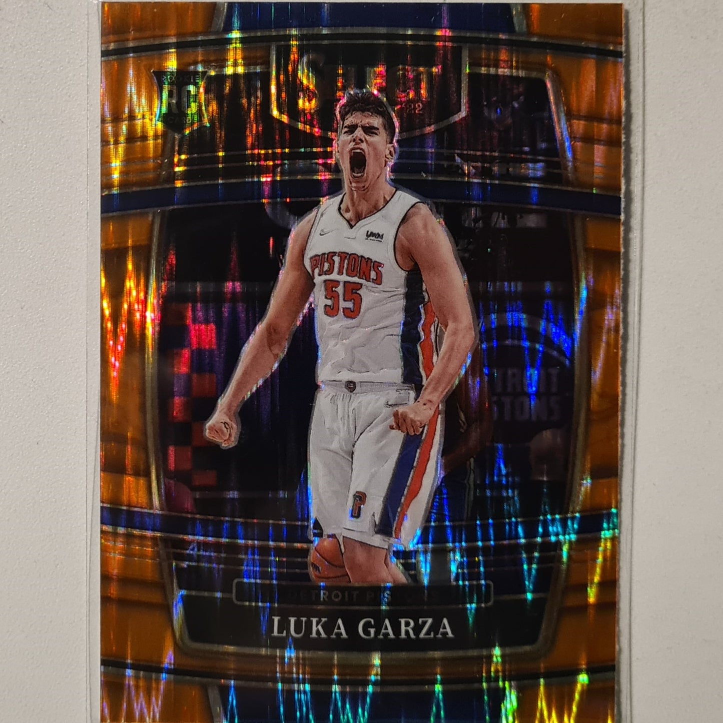 Luka Garza 2021-22 Panini Select prizm orange shimmer Rookie RC #22 NBA Basketball Detroit Pistons Excellent