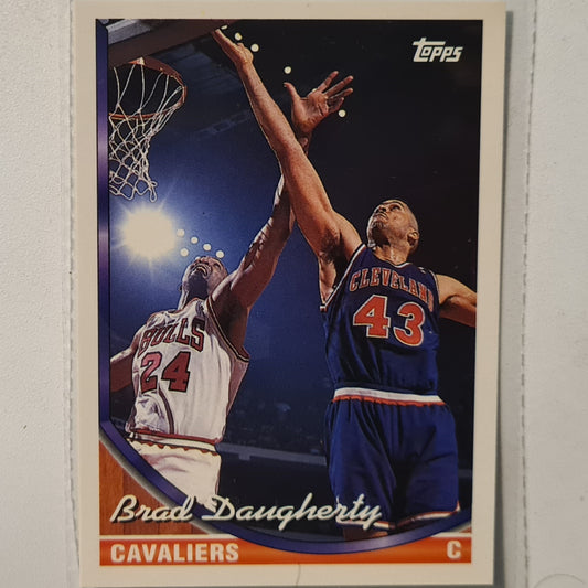 Brad Daugherty 1994 Topps  #349 NBA Basketball Cleveland Cavaliers Excellent sleeved