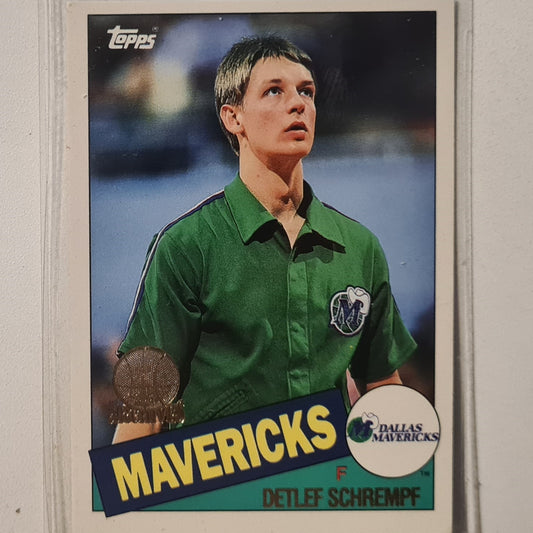 Detlef Schrempf 1993 Topps Rookie Archives Gold variant #73 Dallas Mavericks Excellent Sleeved