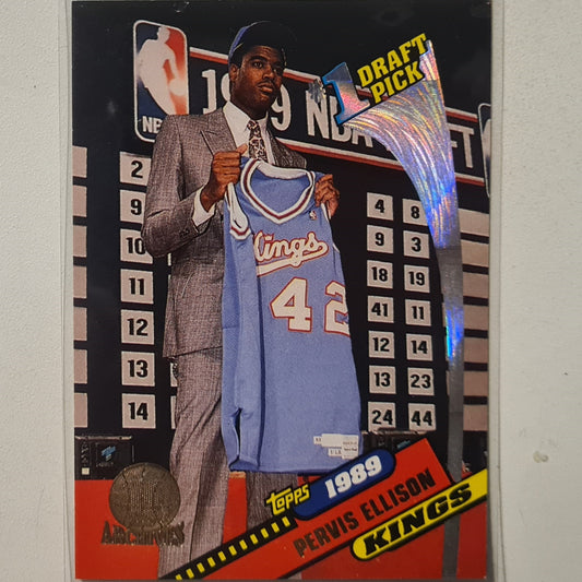 Pervis Ellison 1993 Topps Rookie Archives Gold variant #9 Sacramento Kings Excellent Sleeved
