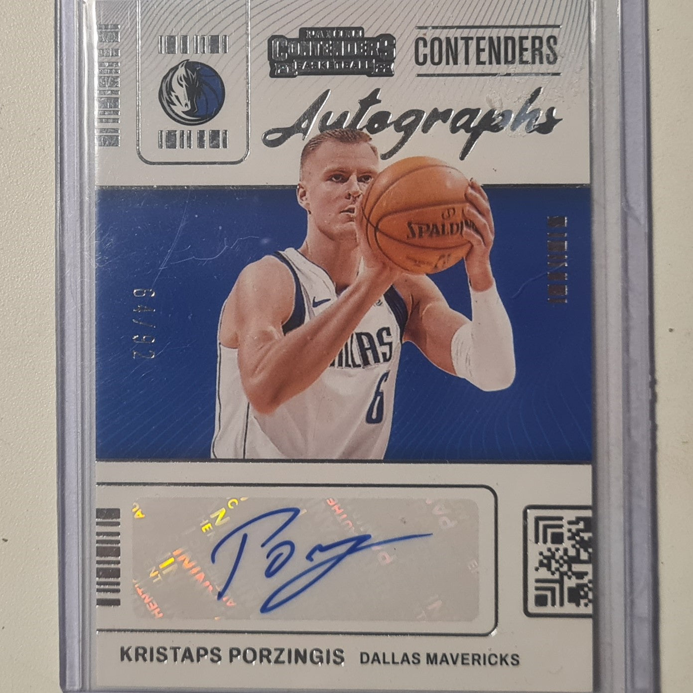 Kristaps Porzingis 2022 Panini Contenders Autographs 64/92 Auto CA-KPZ NBA Basketball Dallas Mavericks excellent