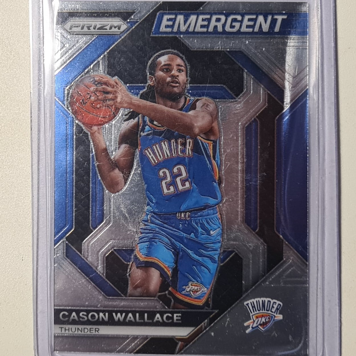 Cason Wallace 2023-24 Panini Prizm Emergent Rookie RC #29 Basketball Oklahoma City Thunder excellent sleeved