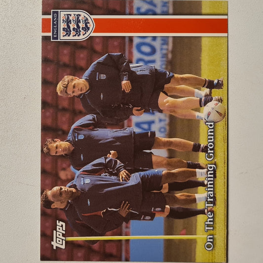 Michael Owen etc 2001-02 Topps on the training ground #52 Soccer Football England good-very good