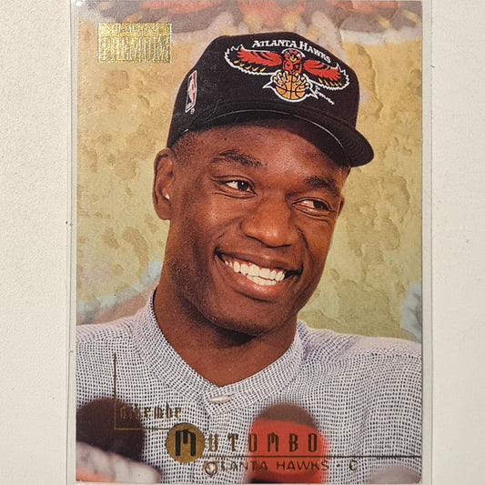 Dikembe Mutombo 1996 Skybox Premium #4 NBA Basketball Atlanta Hawks good sleeved