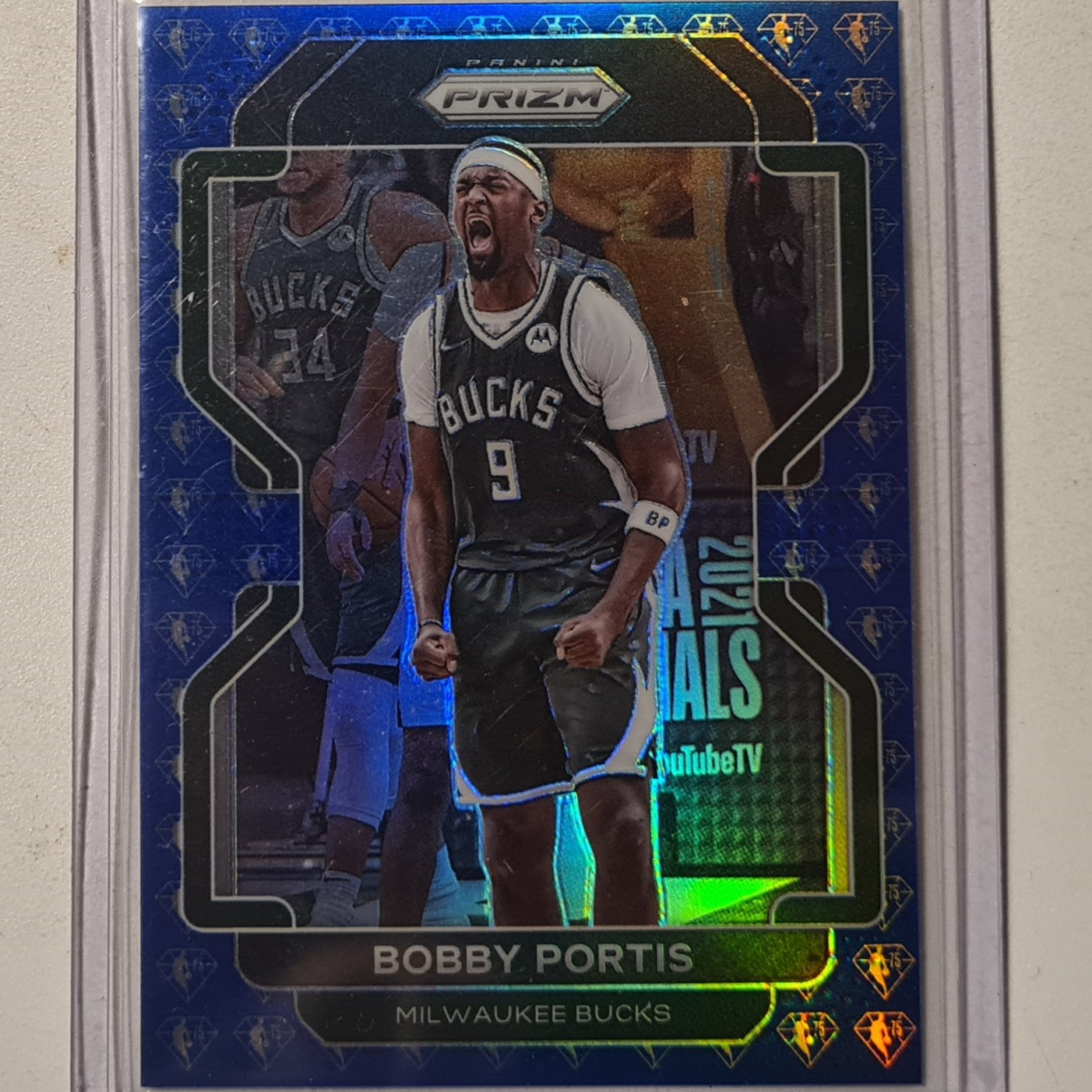 Bobby Portis 2021-22 Panini Prizm 75 years refractor #87 NBA Basketball Milwaukee Bucks mint sleeved