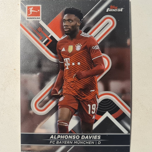 Alphonso Davies 2022 Topps Finest Bundesliga #126 Football Bayern Munich Excellent sleeved