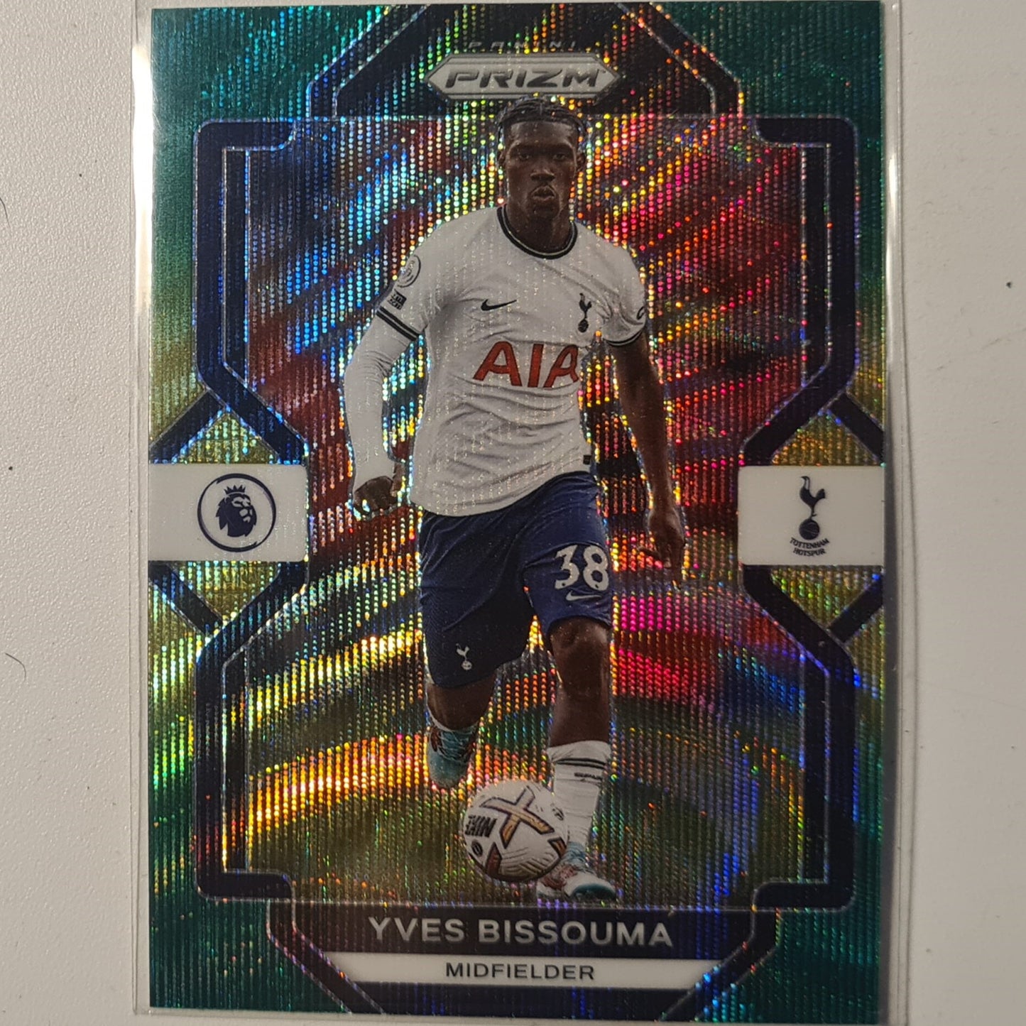 Yves Bissouma 2022-23 Panini Prizm green yellow wave #295 football Tottenham Excellent/mint sleeved