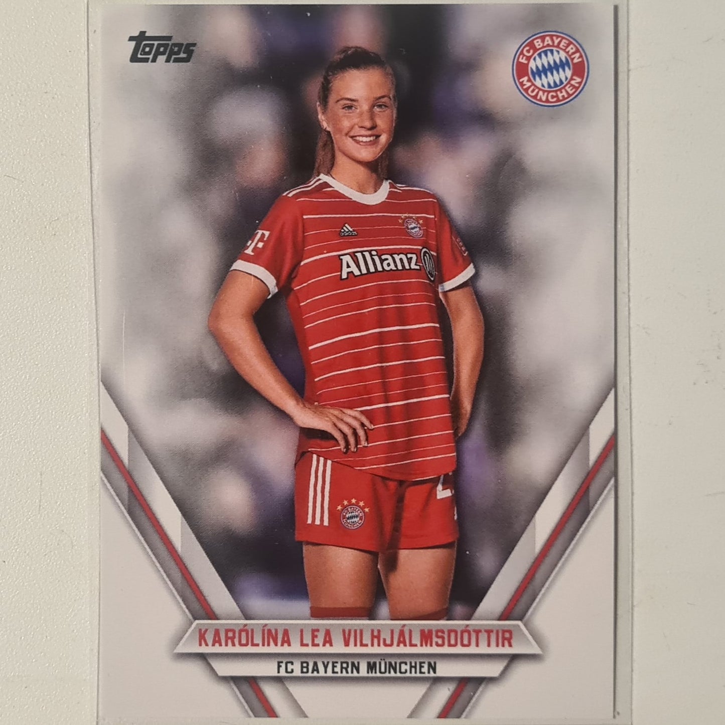 Karolina Lea Vilhjalmsdottir 2023 Topps Bundesliga ( German issue) FCB-KV Soccer Football Bayern Munich mint Sleeved
