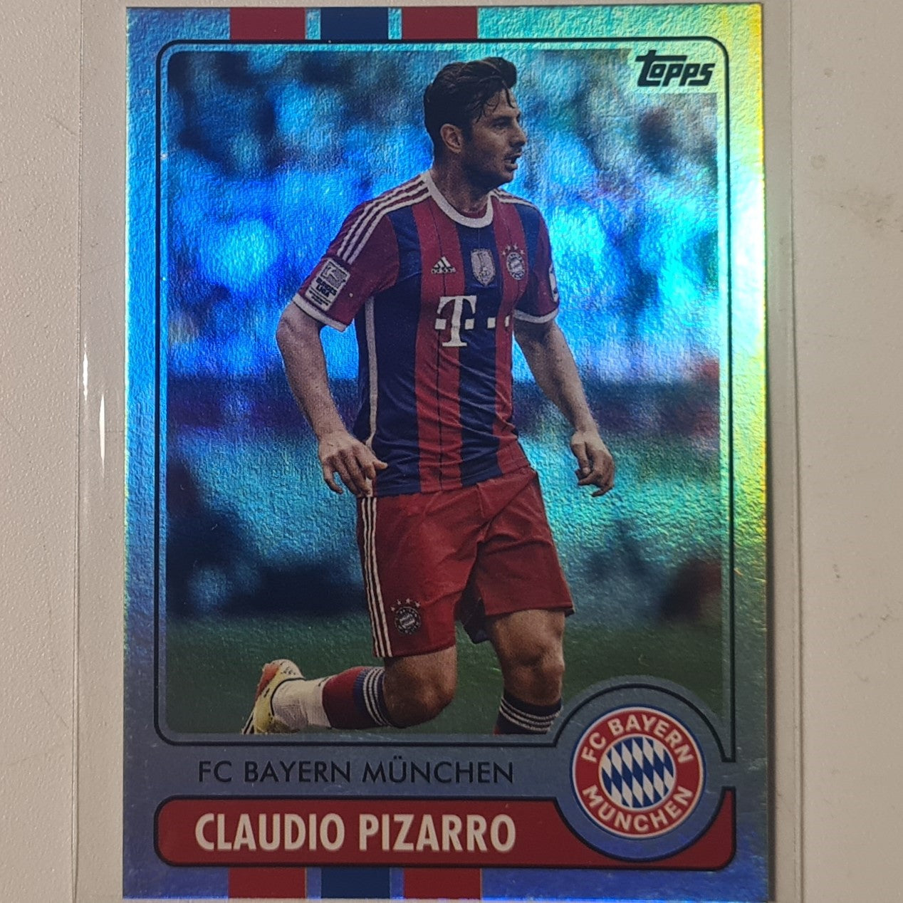Claudio Pizarro Topps 2023 Bayern Munich German issue set refractor LG-CP football mint sleeved