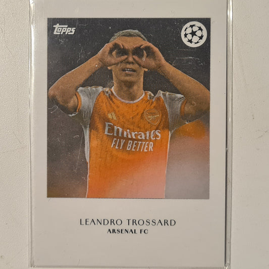 Leandro Trossard 2024 Topps Simplicidad champions league Football Arsenal ex-mint sleeved