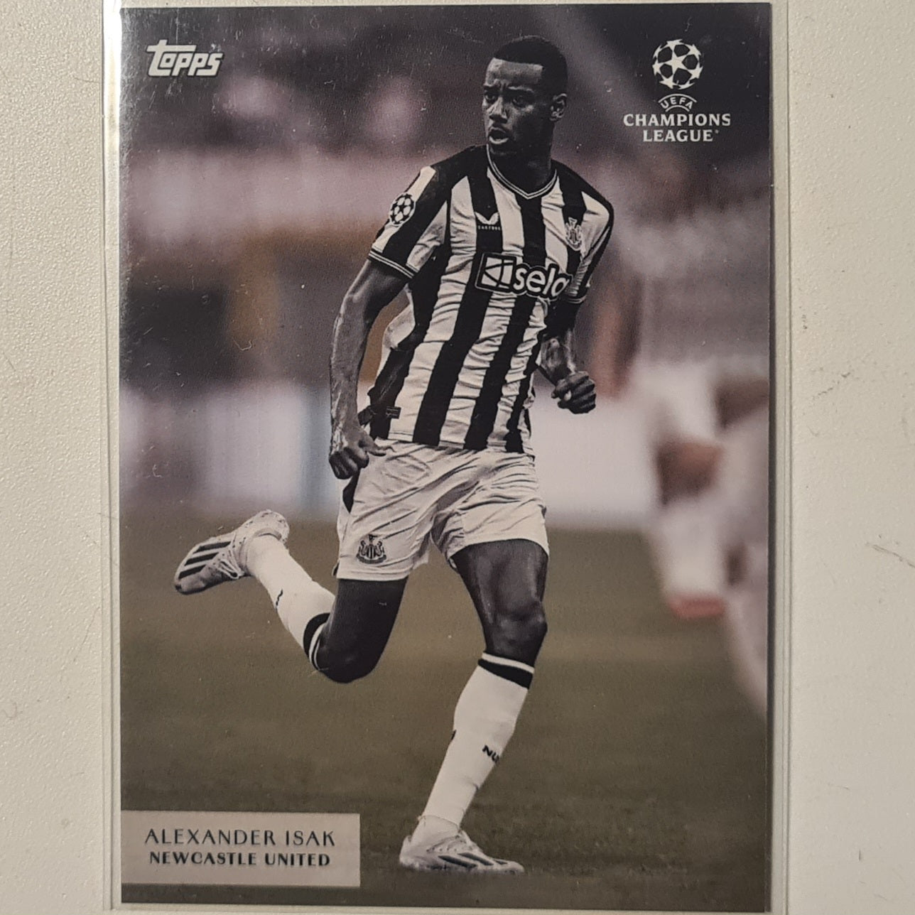 Alexander Isak 2024 Topps Simplicidad champions league Football Newcastle United ex-mint sleeved