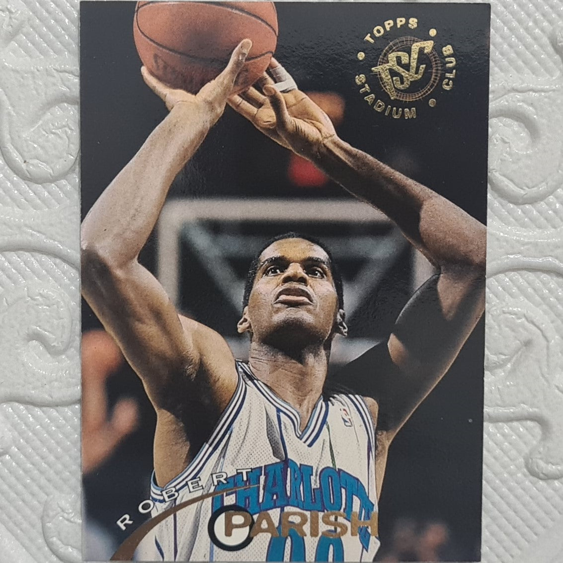 Robert Parish 1995 Topps Stadium Club #211 NBA Basketball Charlotte Hornets Excellent sleeved