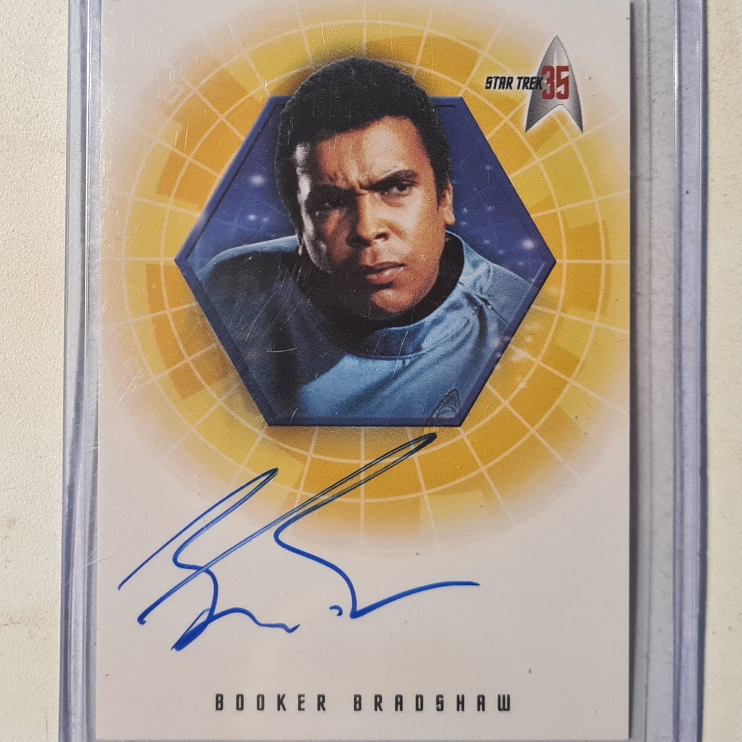 Star Trek 35 2001 Rittenhouse Booker Bradshaw as Dr M'Benga Autograph A25 mint sleeved