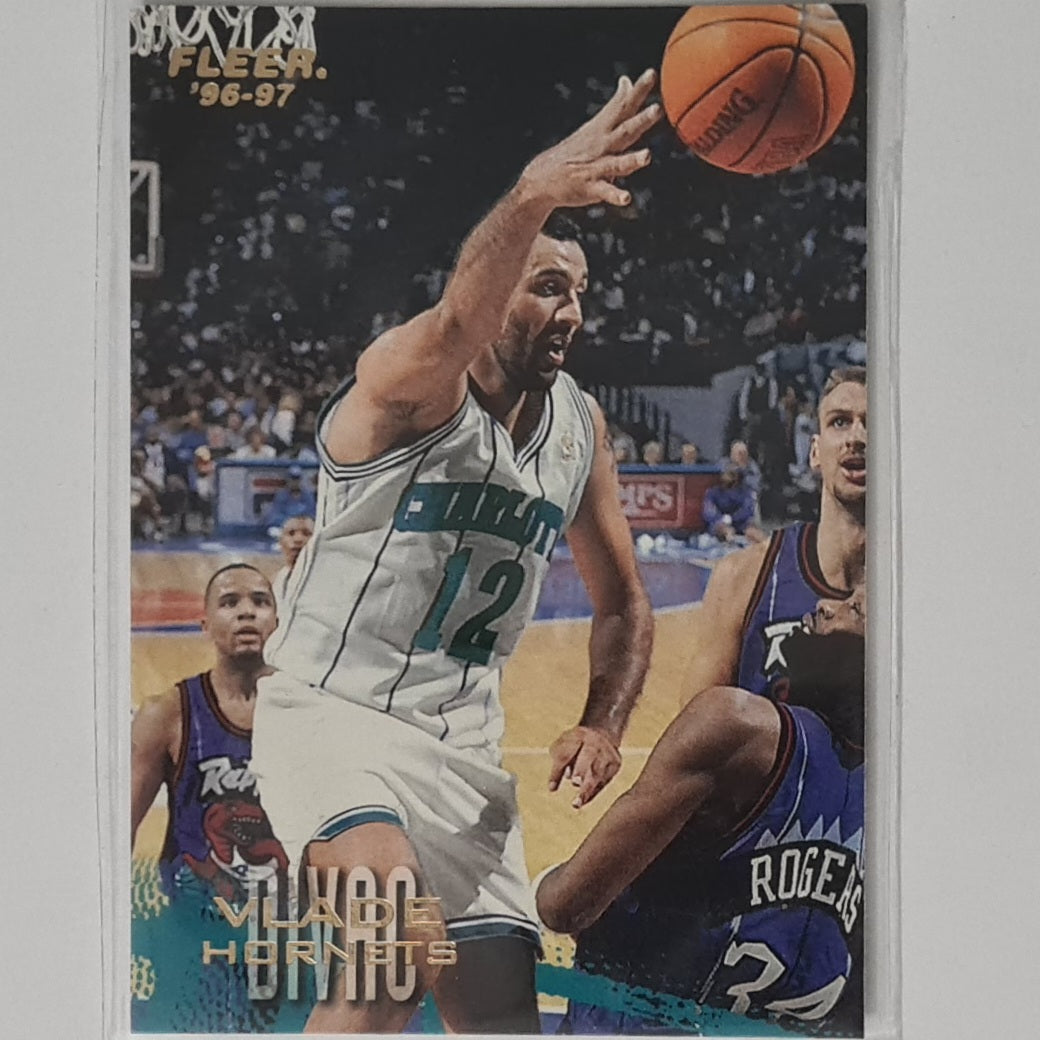 Vlade Divac 1997 Fleer 96-97 #160 NBA Basketball Charlotte Hornets excellent sleeved