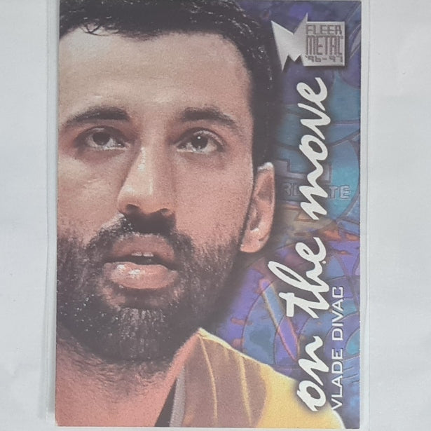Vlade Divac 1996 Fleer Metal 96-97 on the move #112 NBA Basketball Charlotte Hornets Excellent Sleeved
