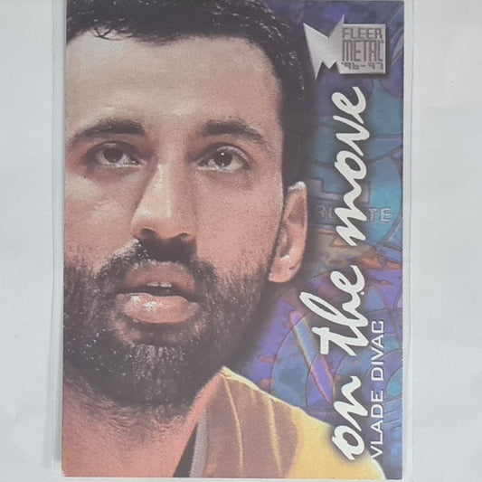 Vlade Divac 1996 Fleer Metal 96-97 on the move #112 NBA Basketball Charlotte Hornets Excellent Sleeved