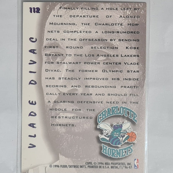 Vlade Divac 1996 Fleer Metal 96-97 on the move #112 NBA Basketball Charlotte Hornets Excellent Sleeved