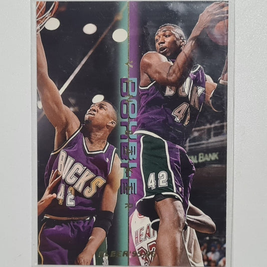 Vin Baker 1995 Fleer 95-96 double-double 1 of 12 NBA Basketball Milwaukee Bucks excellent Sleeved